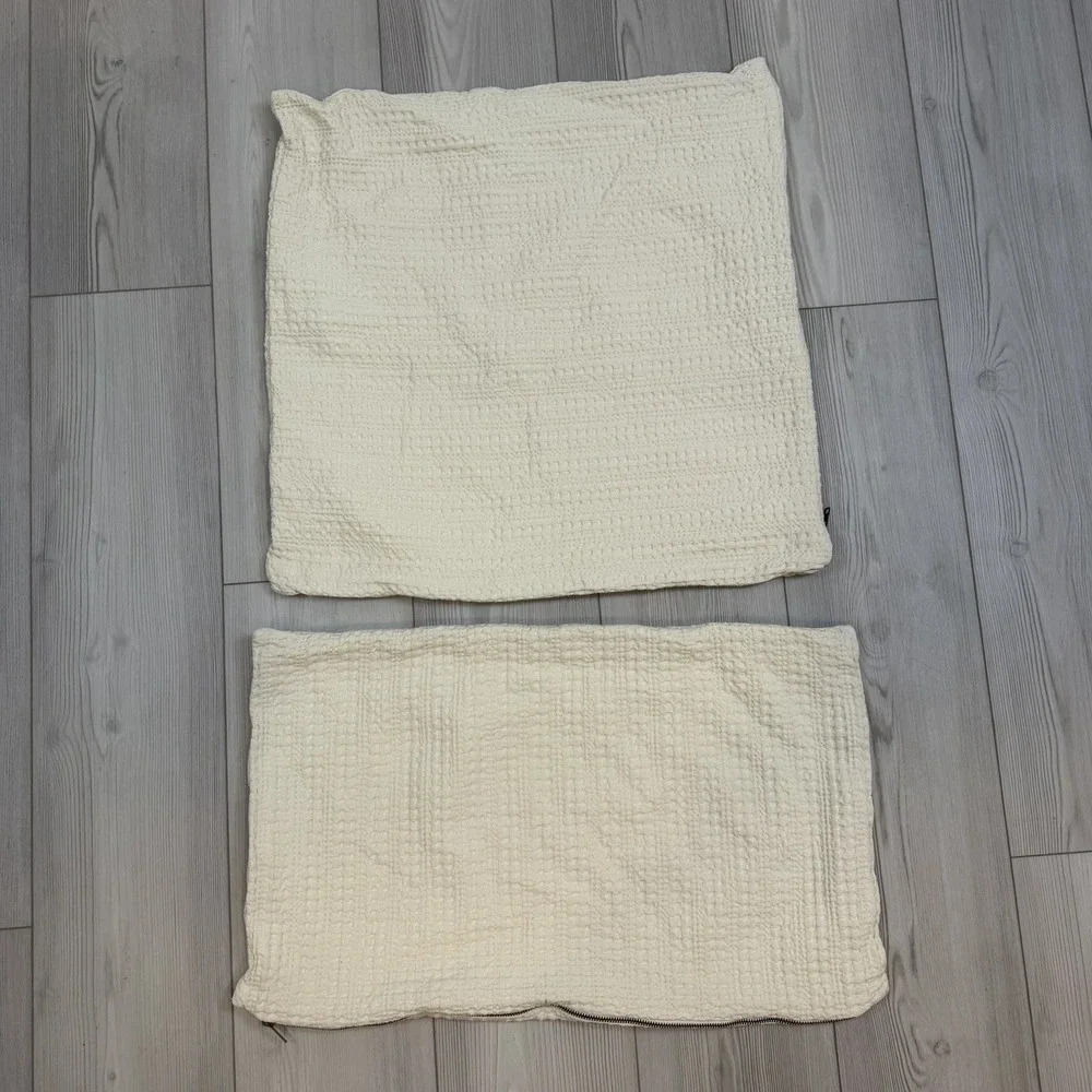 Set Of 2 Pottery‎ Barn Pillow Shams Cream Ivory Colored Textured READ